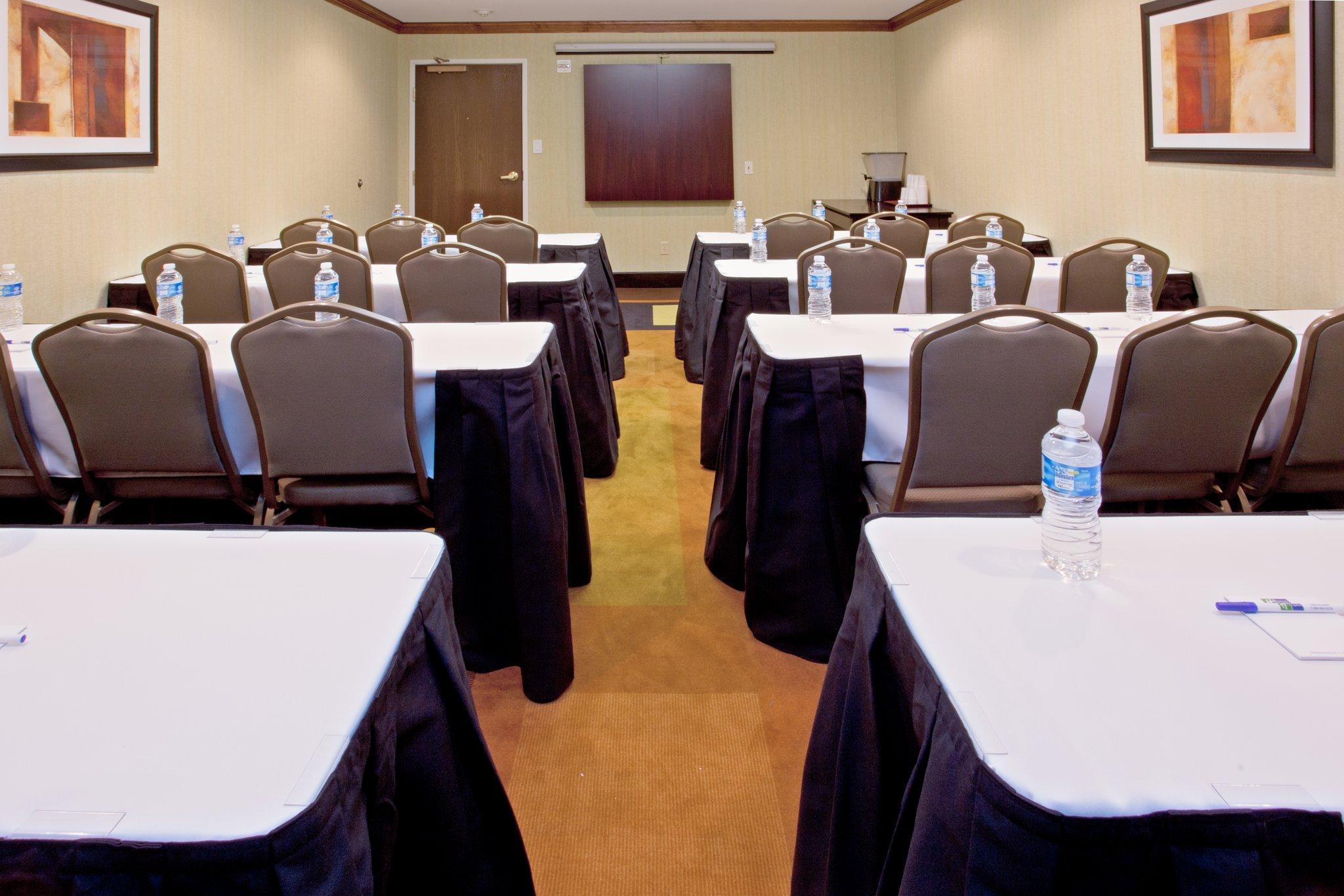 Express Interstate 20 Parks Mall By Ihg 2*
