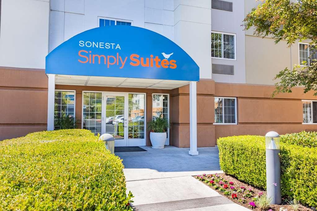 Sonesta Simply
