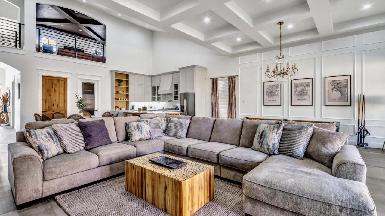 Luxury Gameroom/basketball Hoop Arlington