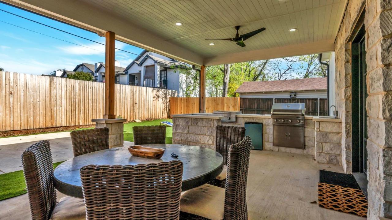 Holiday home Luxury Gameroom/basketball Hoop Arlington