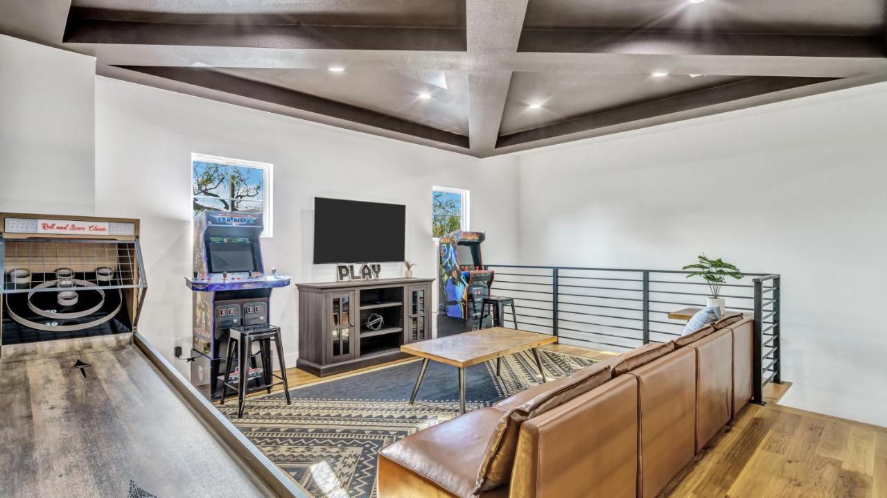 Holiday home Luxury Gameroom/basketball Hoop *