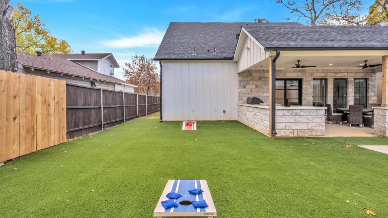 Holiday home Luxury Gameroom/basketball Hoop