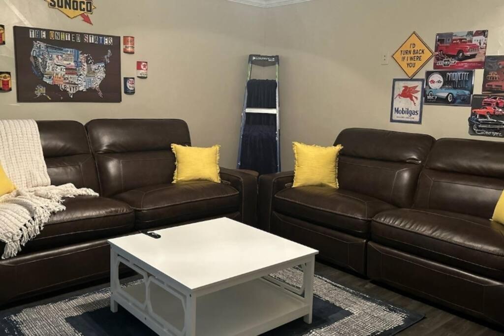 Steps Away From At&t Stadium! Luxurious King Bed! Apartment