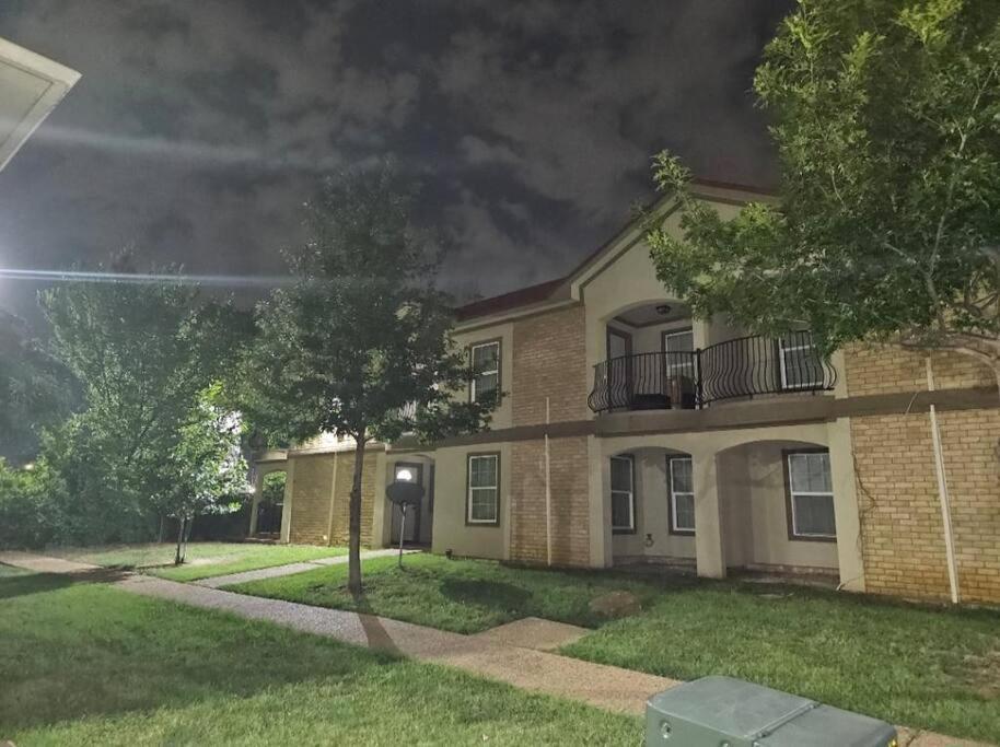 Apartment Steps Away From At&t Stadium! Luxurious King Bed! *