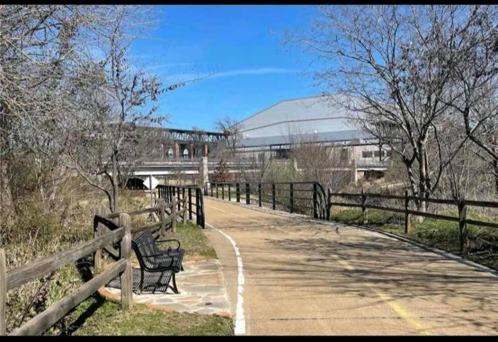 Apartment Steps Away From At&t Stadium! Luxurious King Bed! Arlington