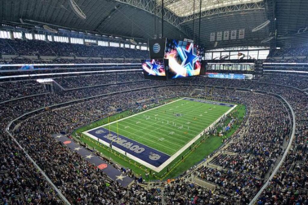 Holiday home Pickleball Court - Walk To At&t Stadium, Globe Life, Six Flags, Texas Live! & Arlington