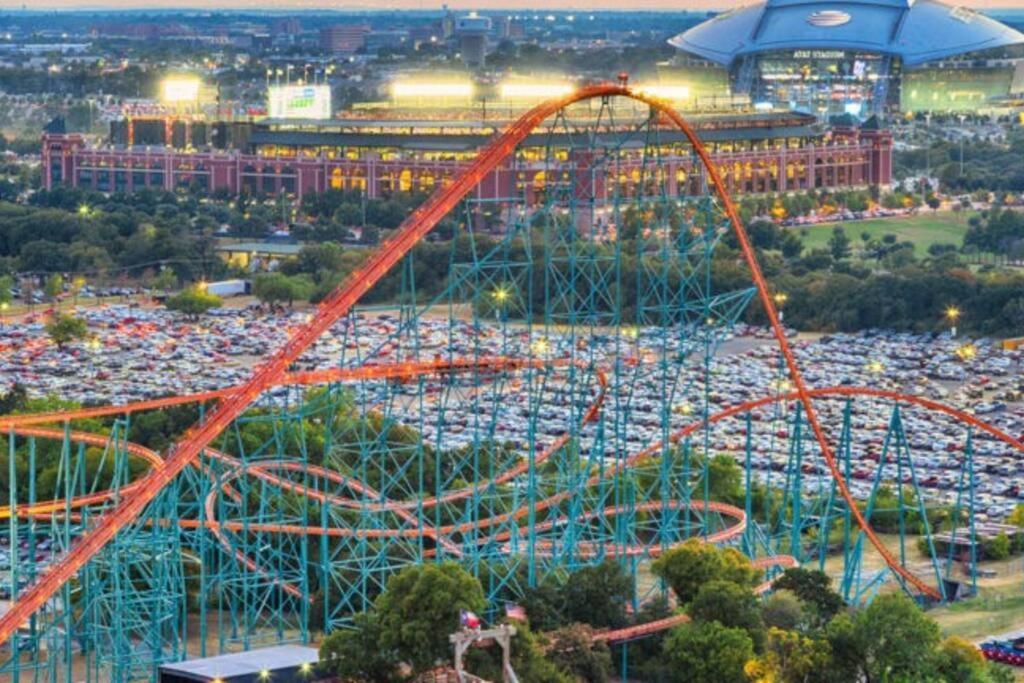 Pickleball Court - Walk To At&t Stadium, Globe Life, Six Flags, Texas Live! & Arlington