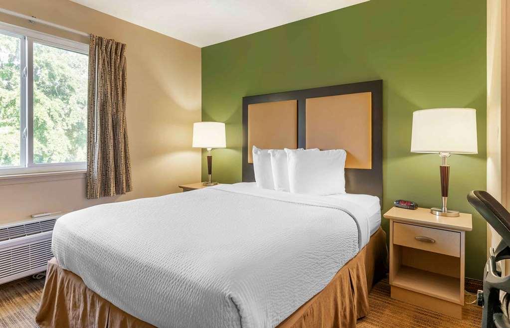 Extended America - - Six Flags Hotel Arlington