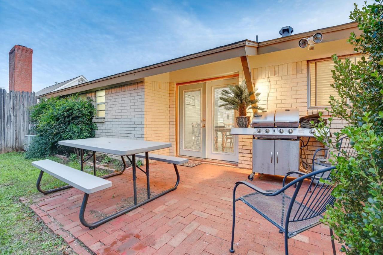 With Patio, Walk To Atandt Stadium! Holiday home Arlington