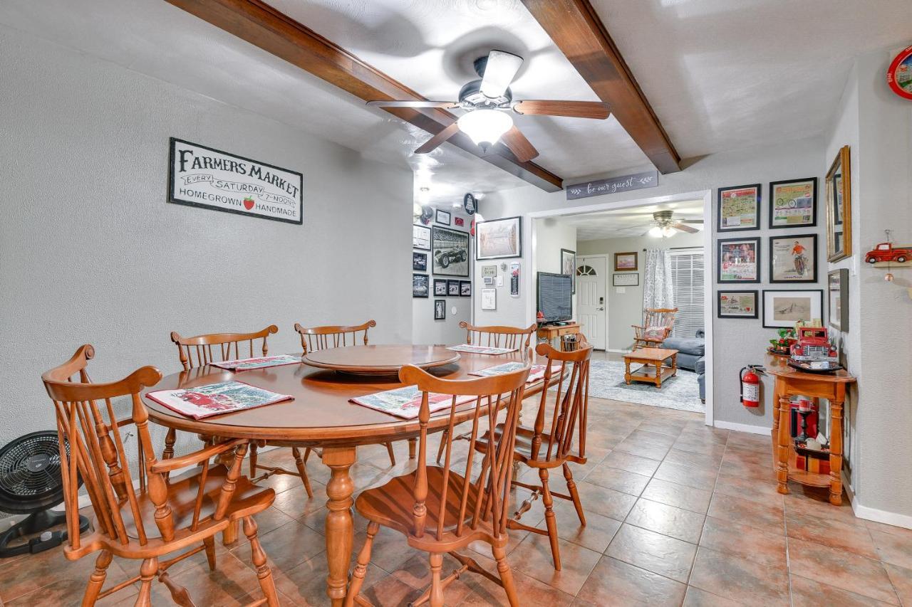 Holiday home With Patio, Walk To Atandt Stadium!