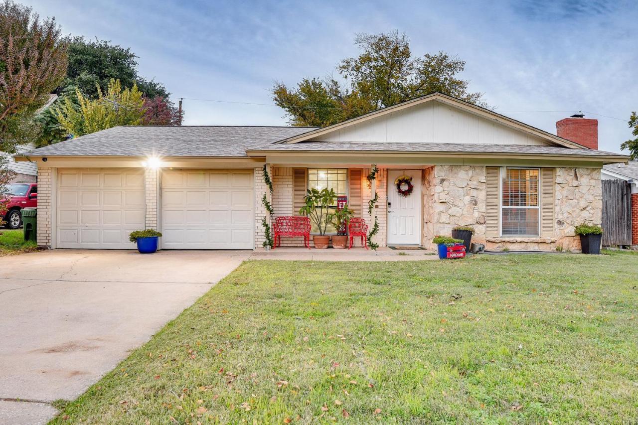 Holiday home With Patio, Walk To Atandt Stadium!