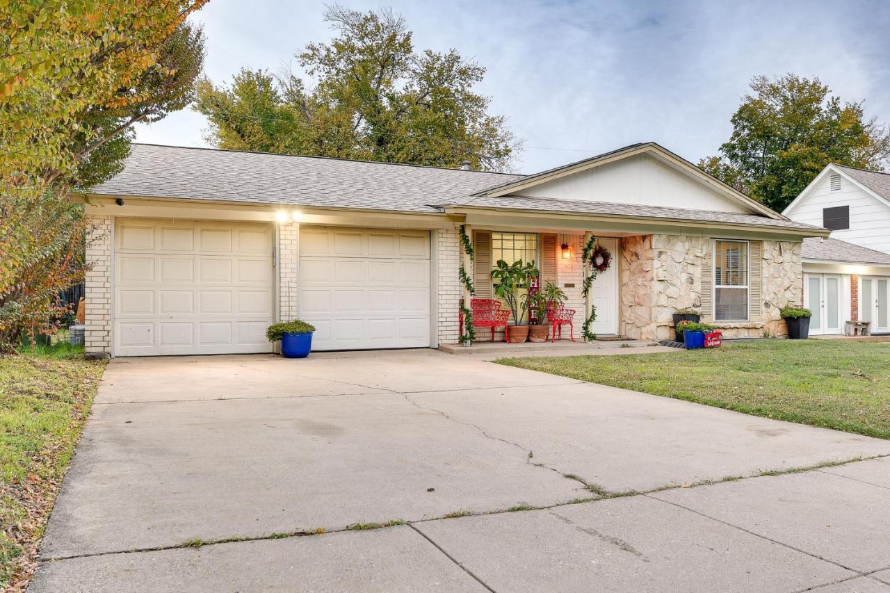 With Patio, Walk To Atandt Stadium! Arlington