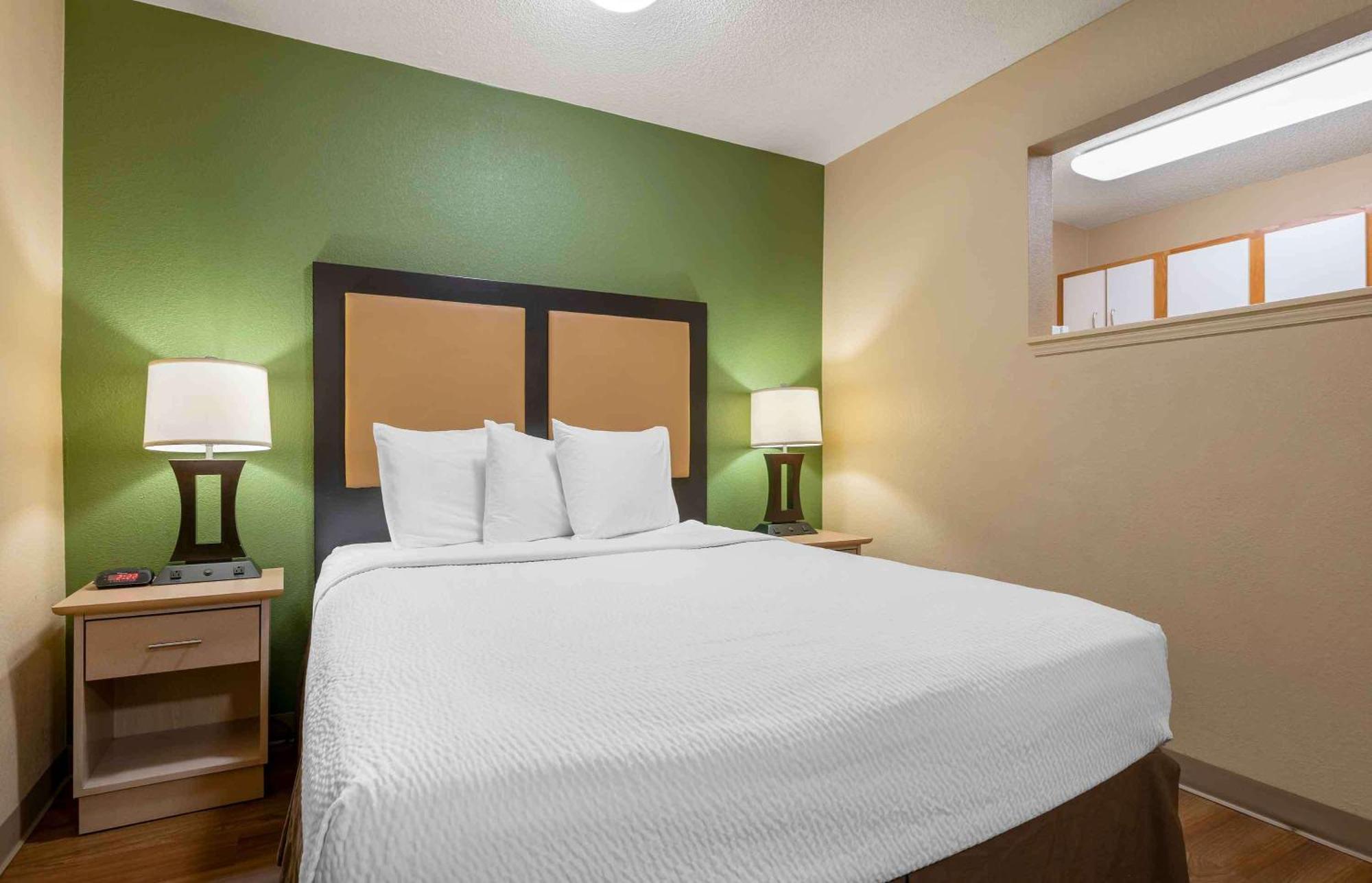 Hotel Extended America - - Six Flags