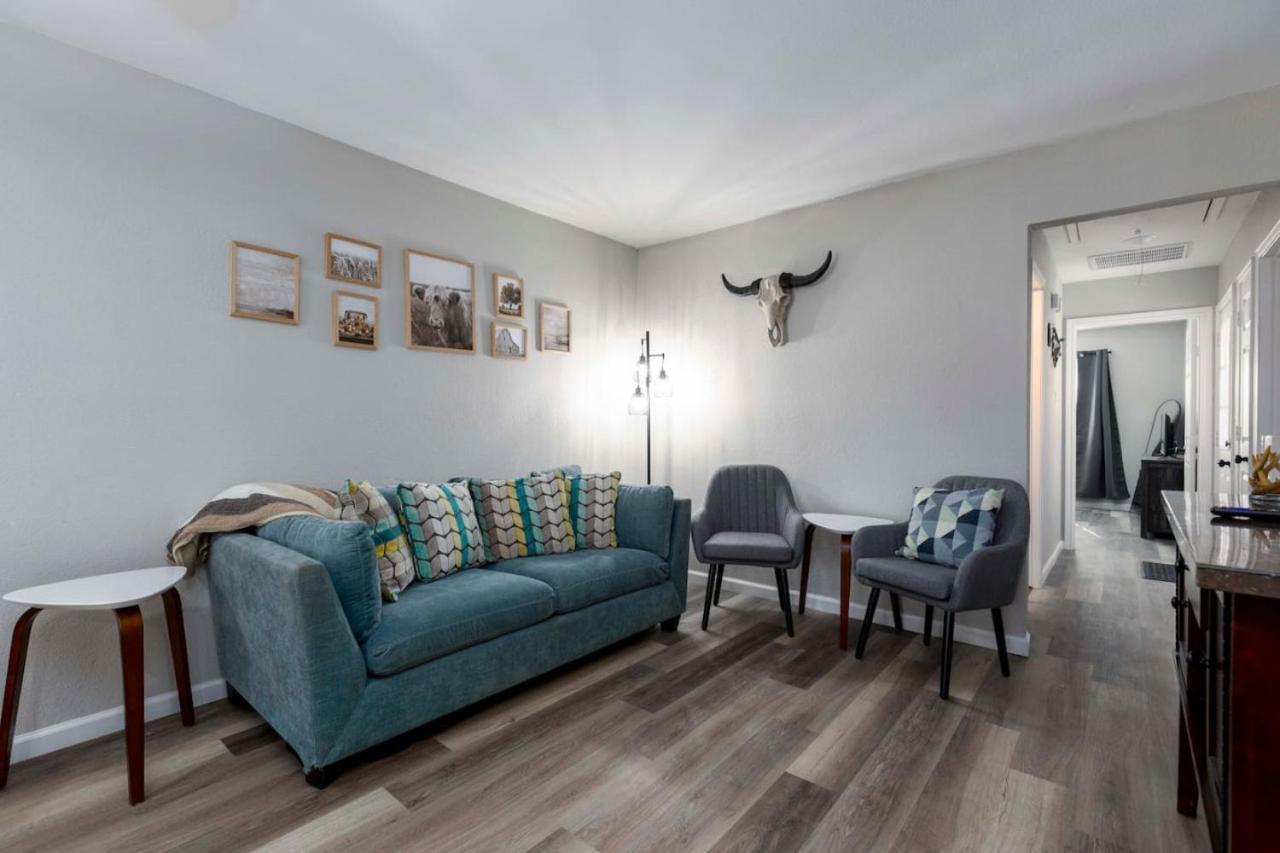 Lux Modern Getaway With Att Stadium Views And King Bed Holiday home