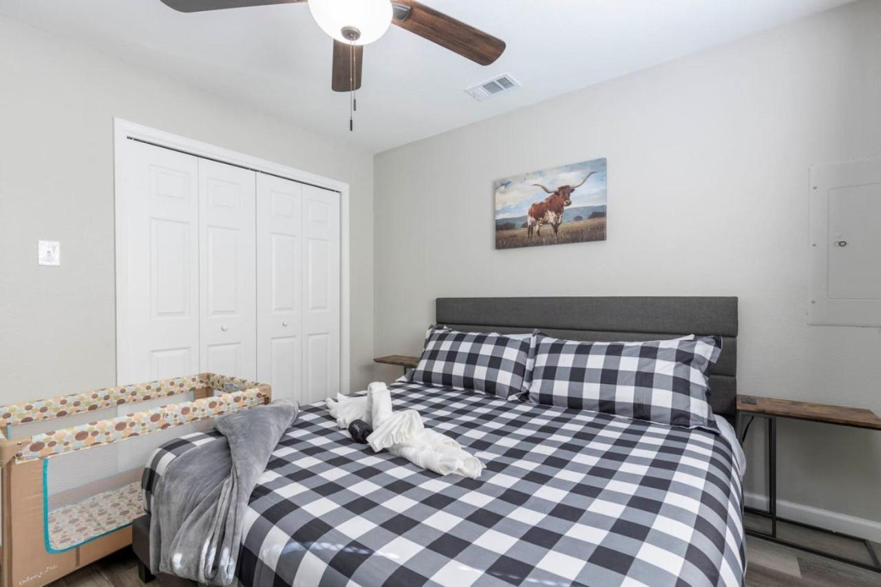 Holiday home Lux Modern Getaway With Att Stadium Views And King Bed *