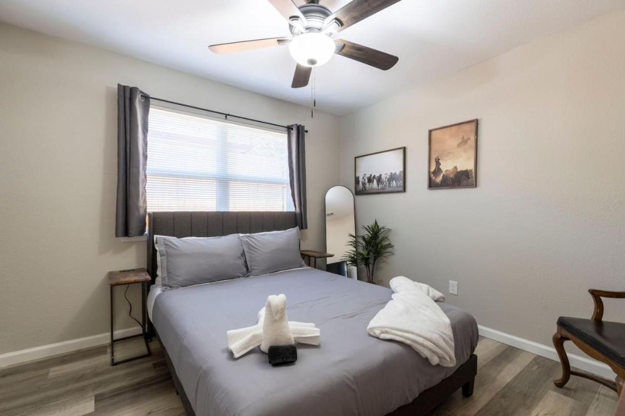 Holiday home Lux Modern Getaway With Att Stadium Views And King Bed Arlington