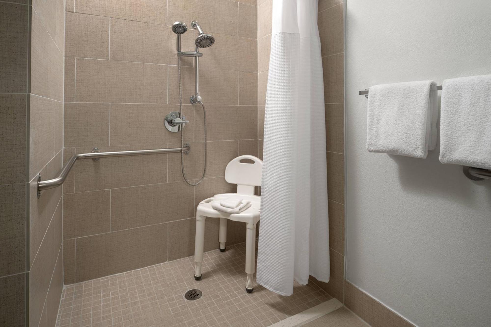 Springhill Dallas North Hotel