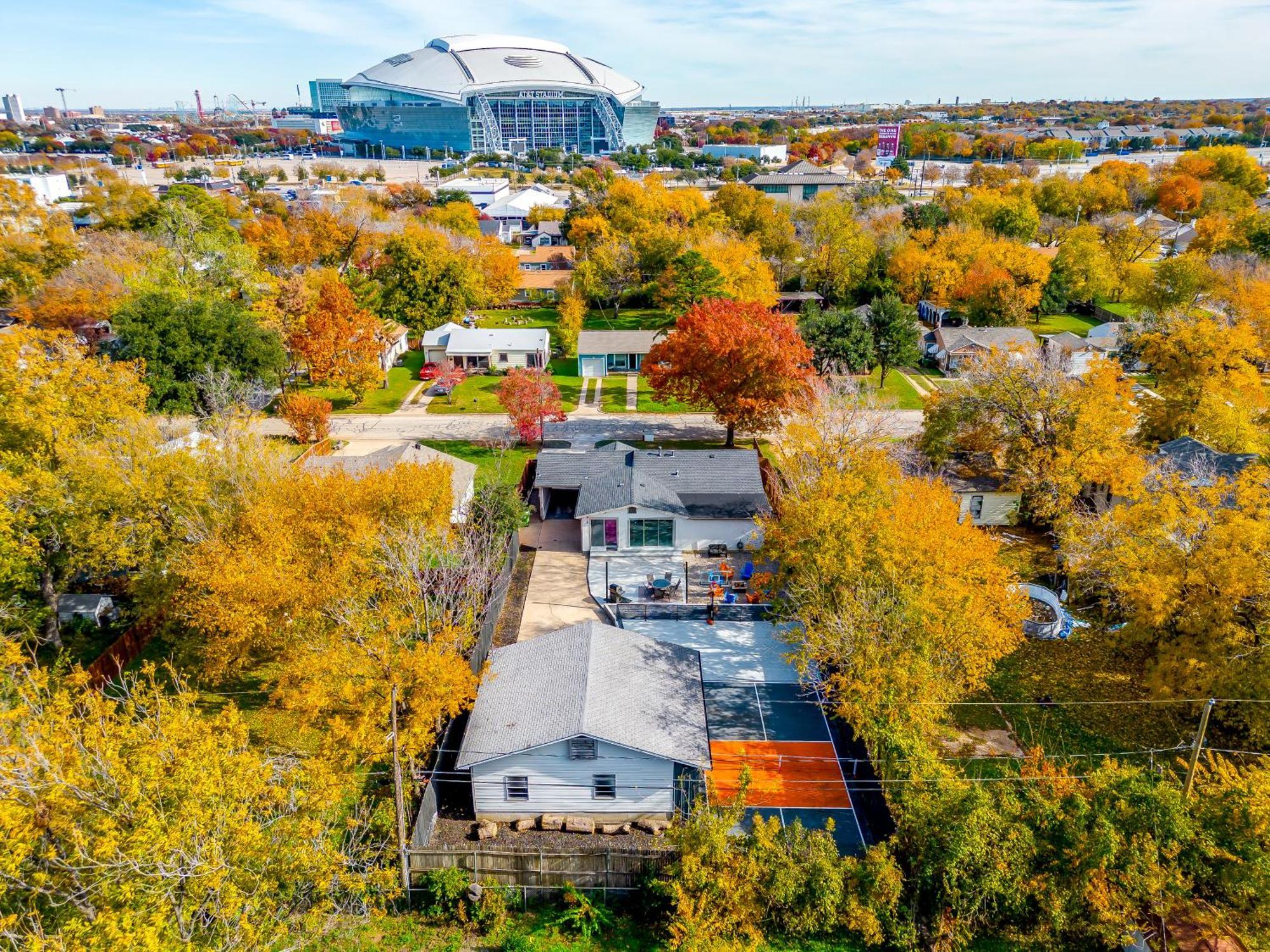 Pickleball Court - Walk To At&t Stadium, Globe Life, Six Flags, Texas Live! & Holiday home *