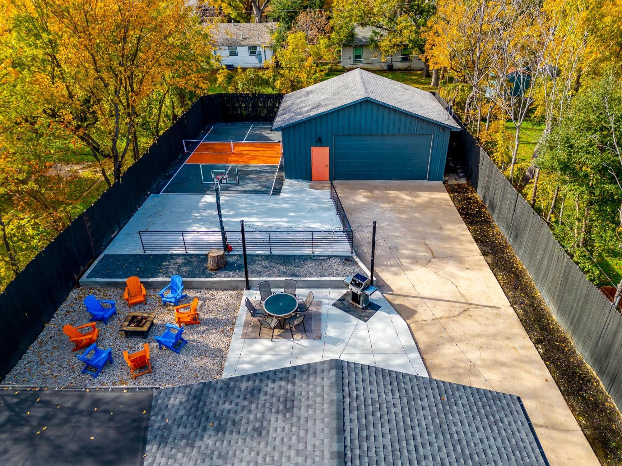 Holiday home Pickleball Court - Walk To At&t Stadium, Globe Life, Six Flags, Texas Live! &