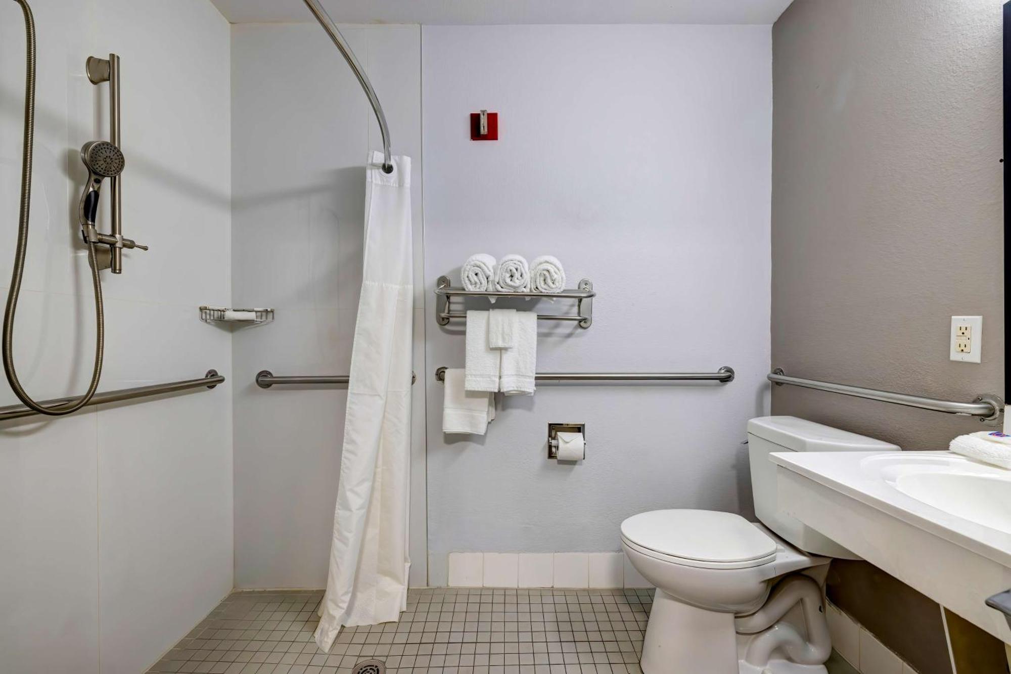 Hotel 6-arlington, Tx - South - Dallas 2*