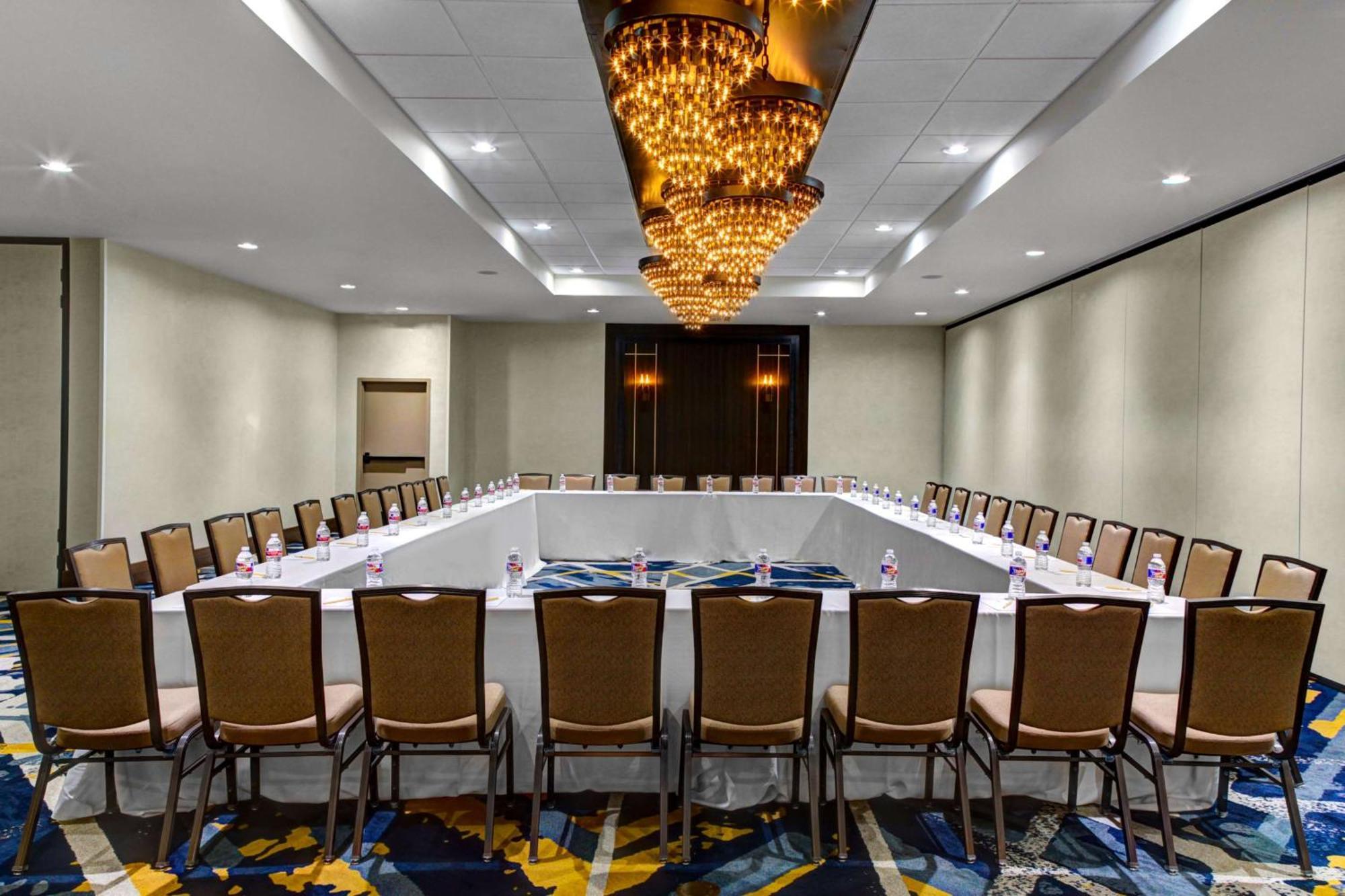 Doubletree By Hilton Dfw South Hotel 4*