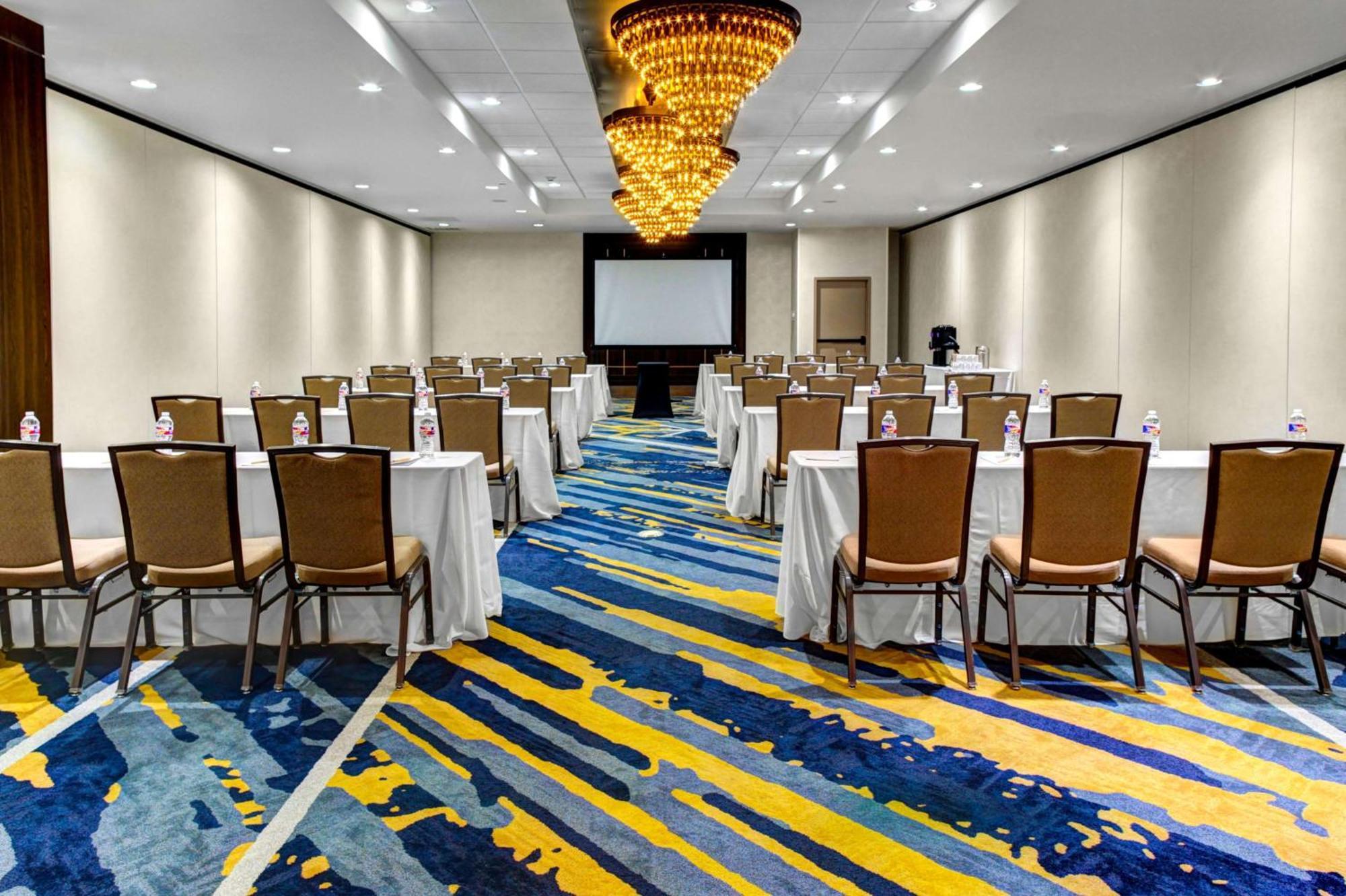 Doubletree By Hilton Dfw South Hotel