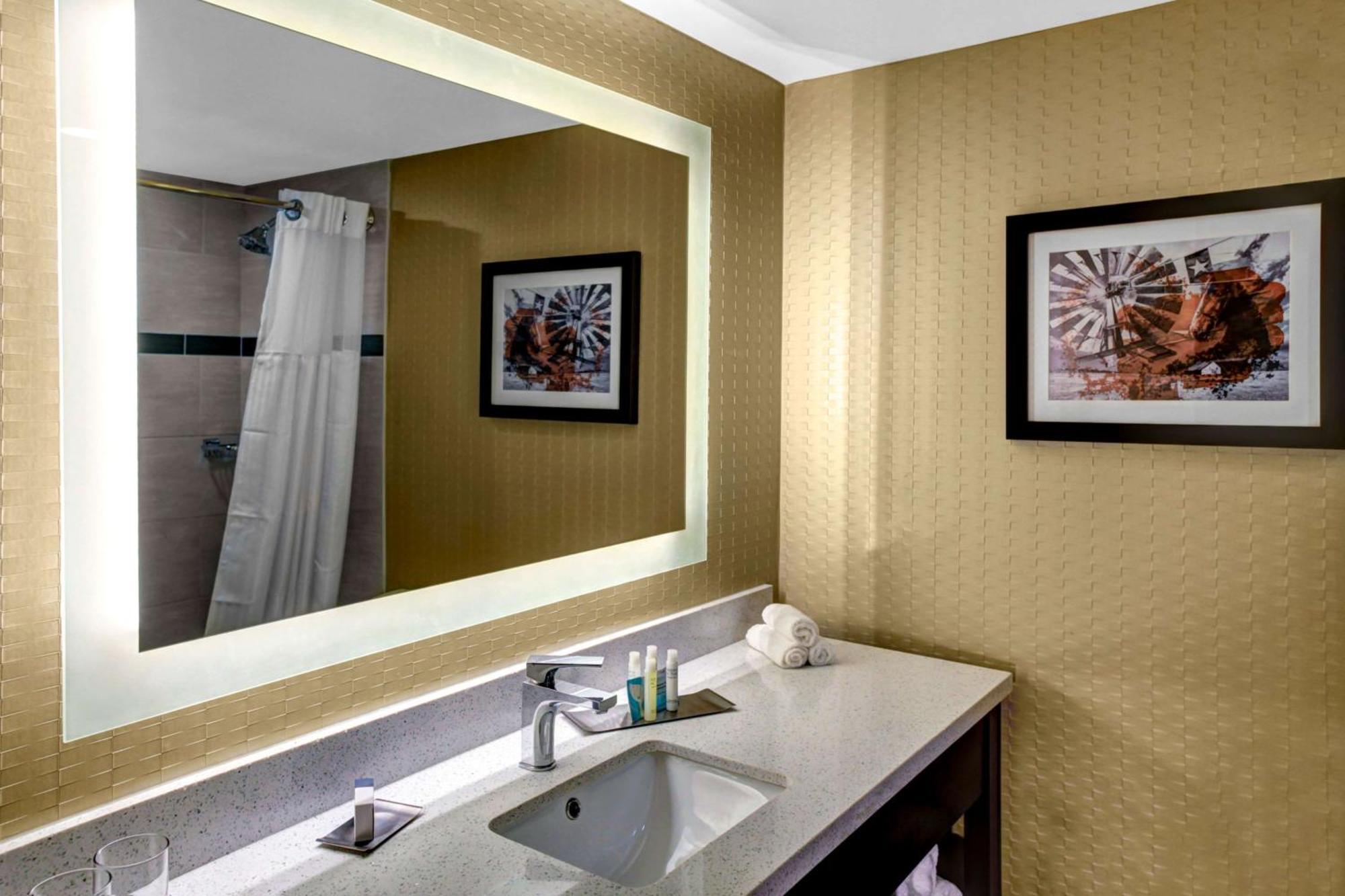 Doubletree By Hilton Dfw South Hotel 4*