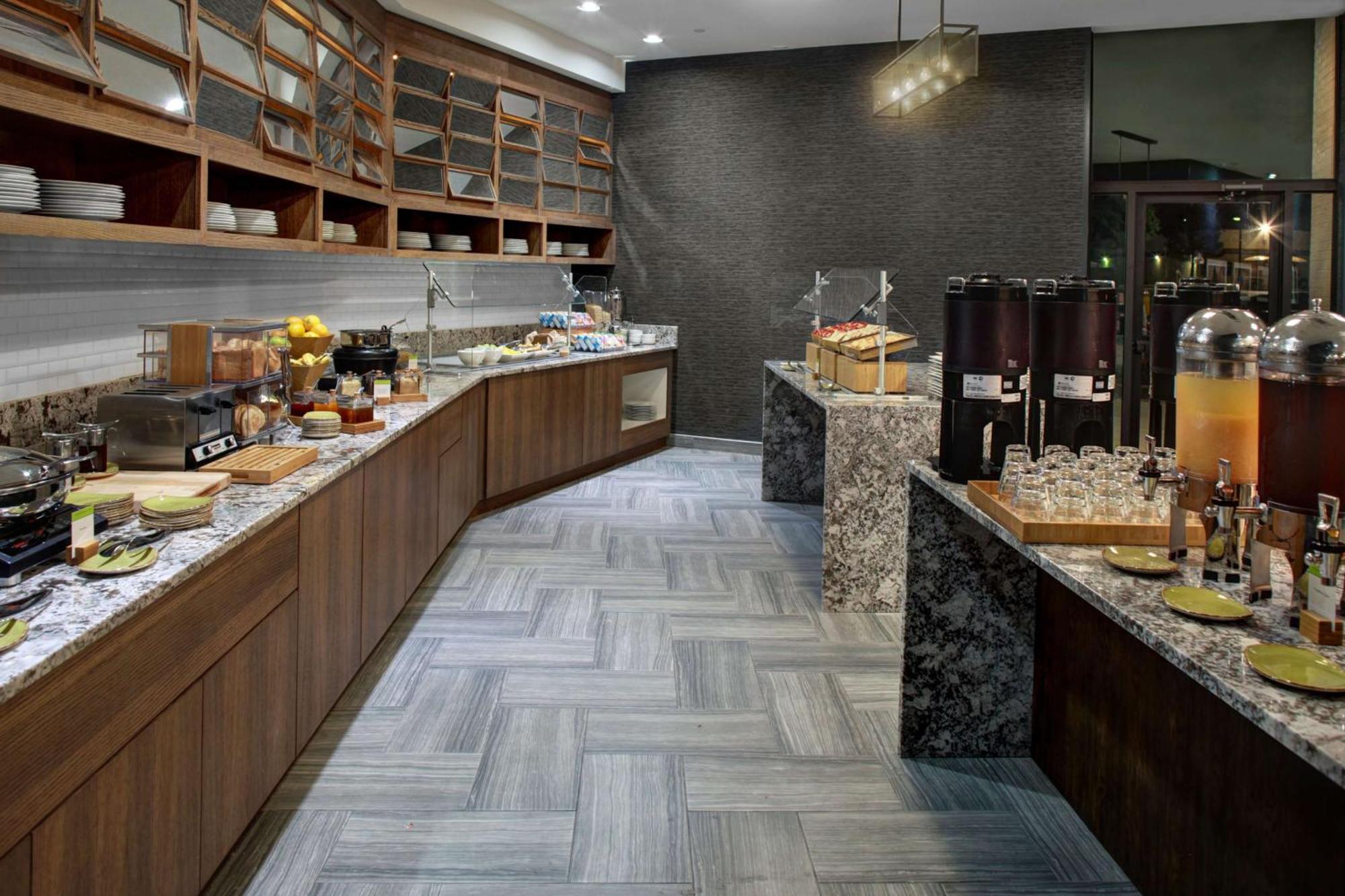 Doubletree By Hilton Dfw South Hotel