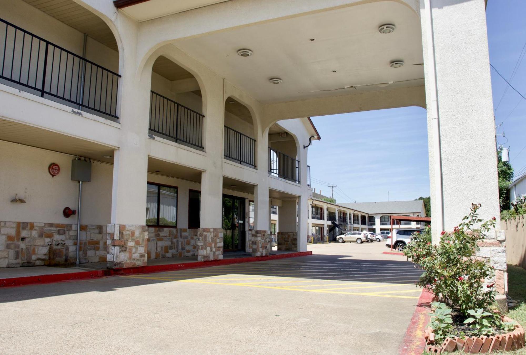 Motel Executive Of Arlington, Near At&t Stadium
