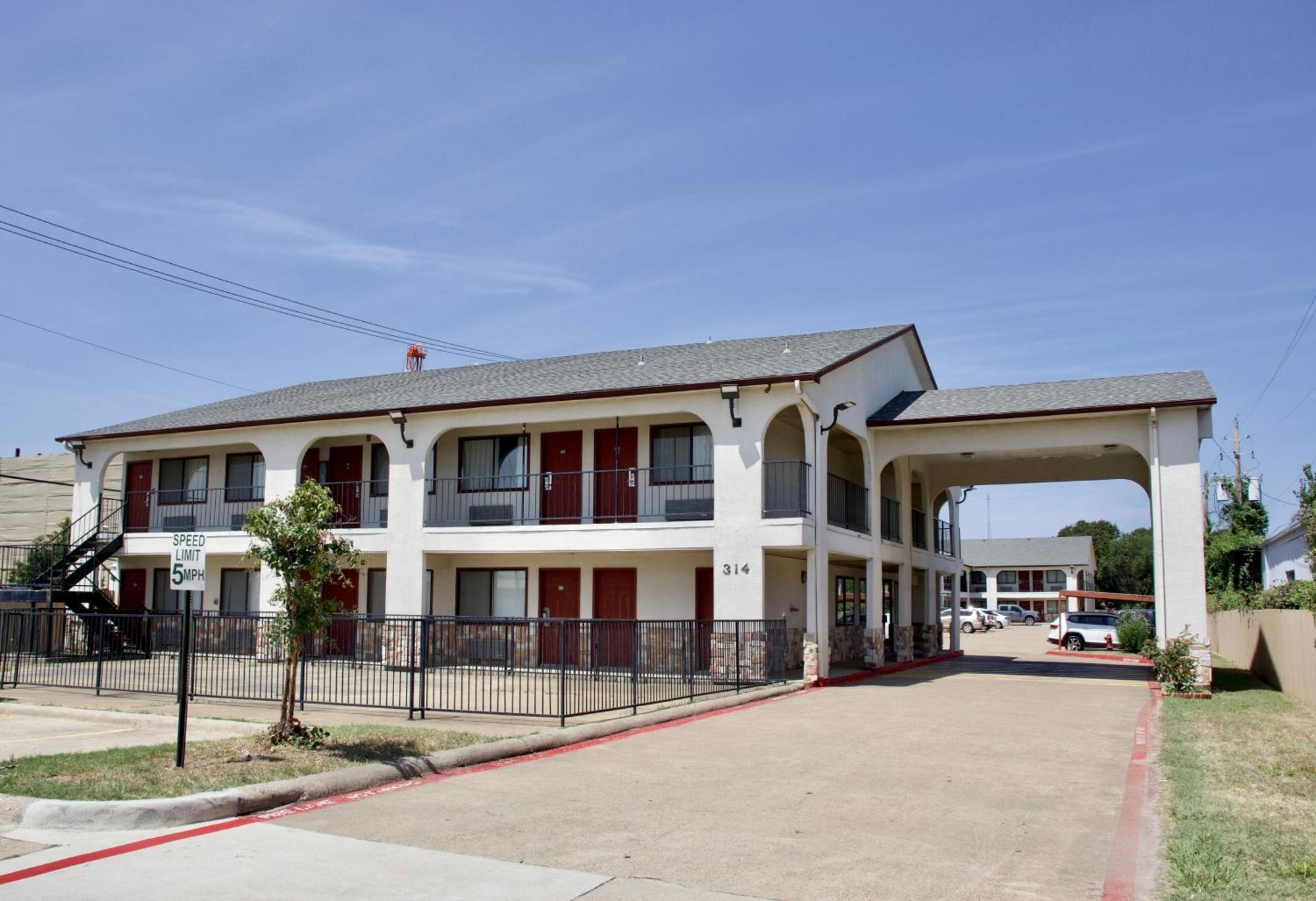 Executive Of Arlington, Near At&t Stadium Motel