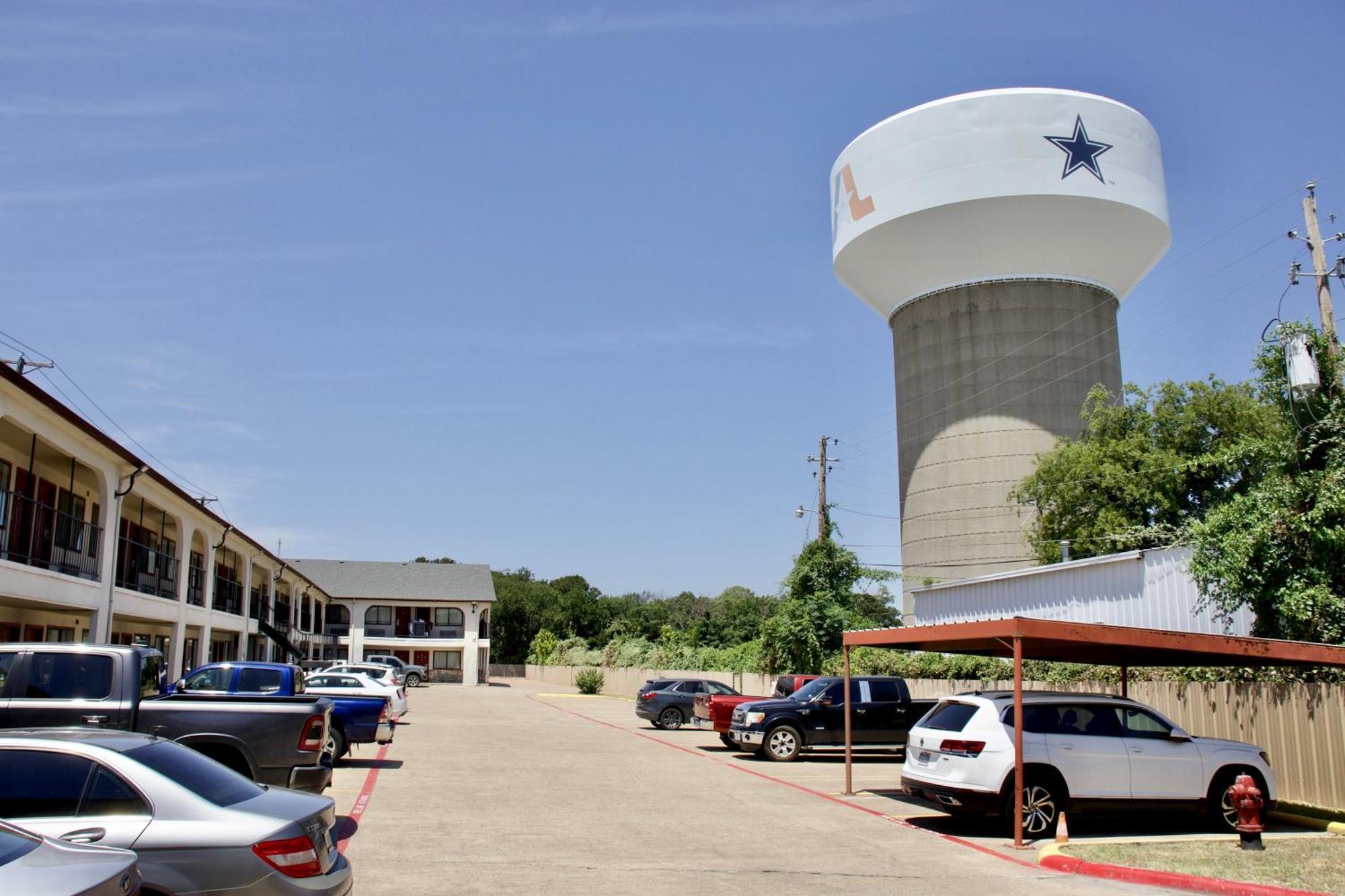 Executive Of Arlington, Near At&t Stadium 2*