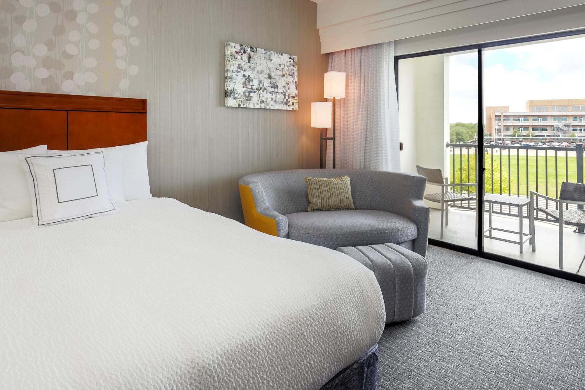 Courtyard By Marriott Dallas South 3*