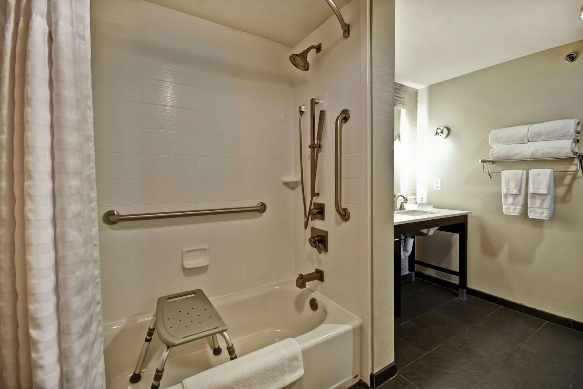 Hotel Homewood By Hilton Dallas South Arlington