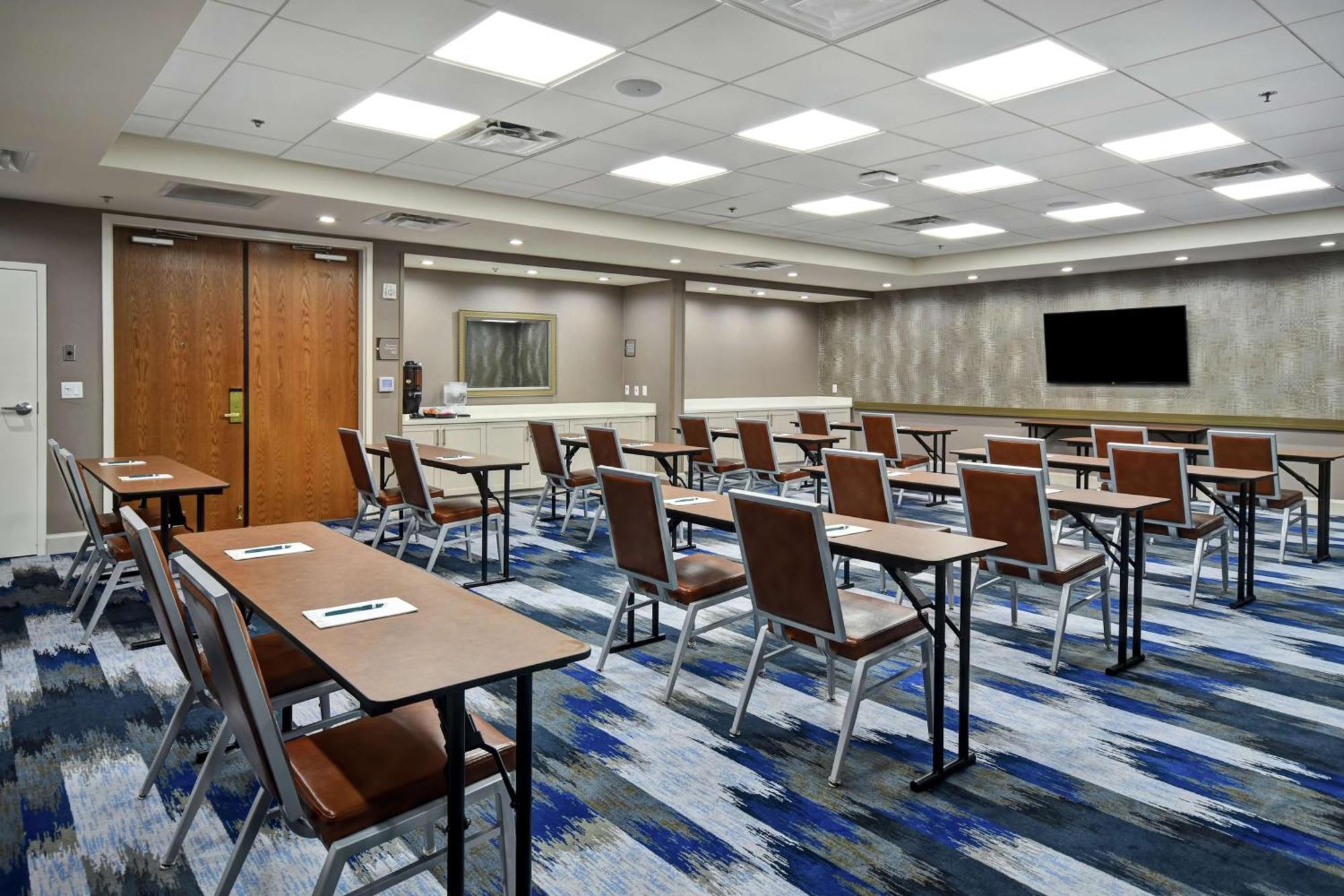 Hotel Homewood By Hilton Dallas South Arlington