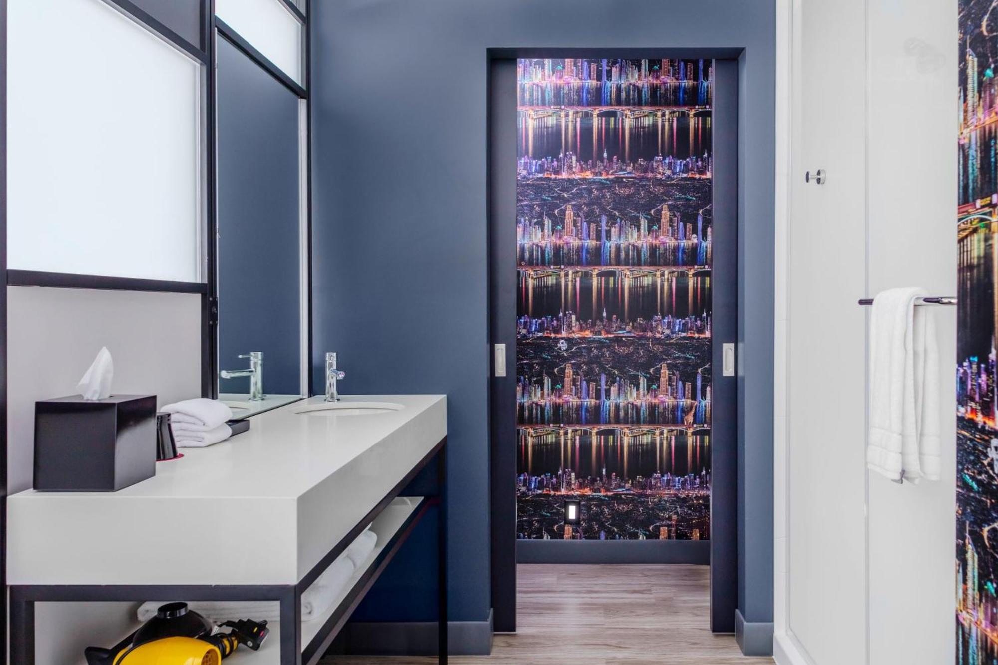 Aloft Dallas South Hotel 3*