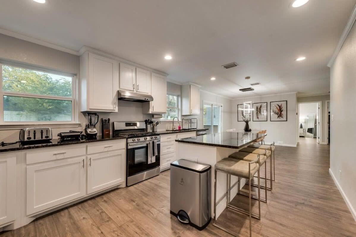 Holiday home Luxury W Hot Tub Near At&t Stadium *