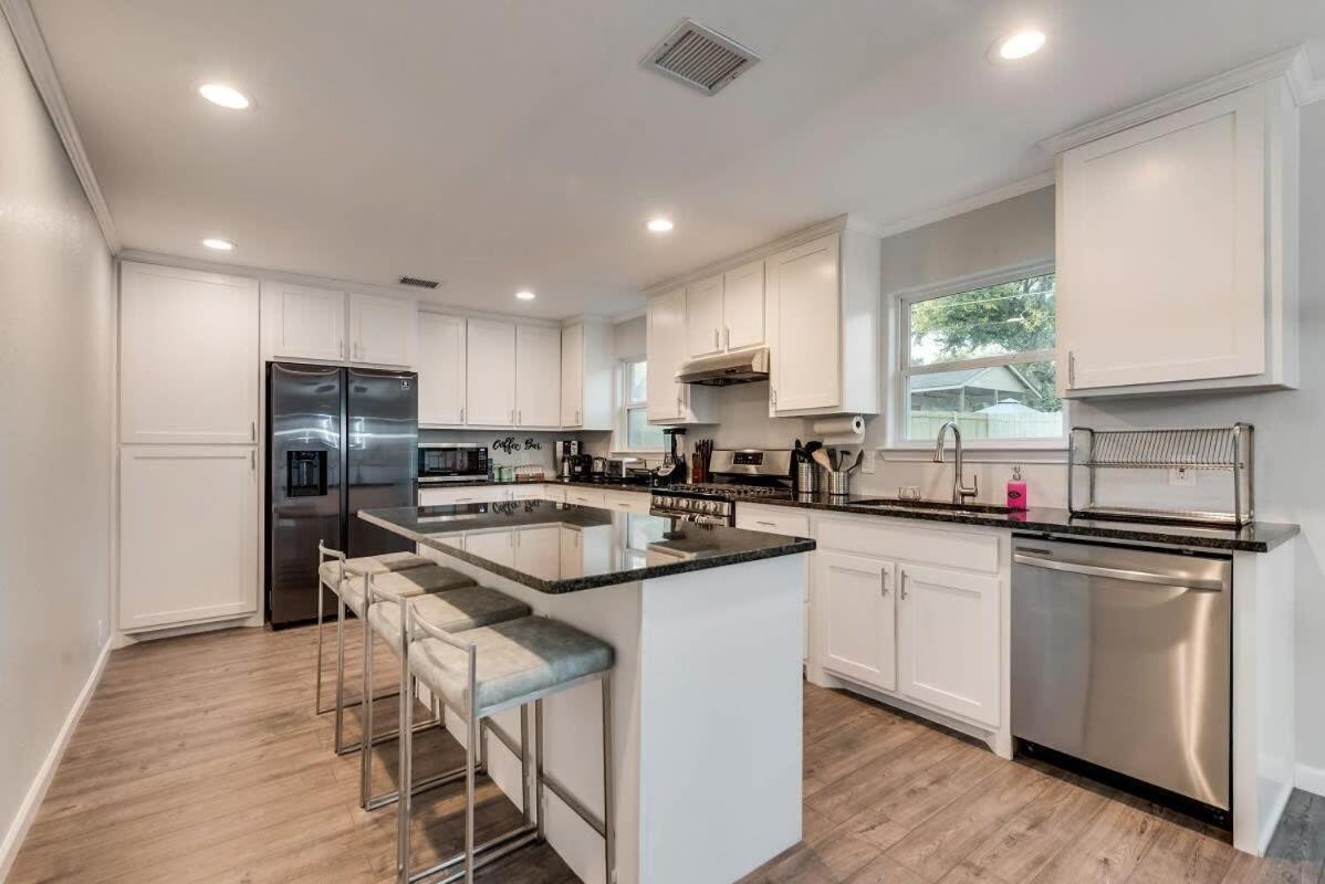 Holiday home Luxury W Hot Tub Near At&t Stadium *
