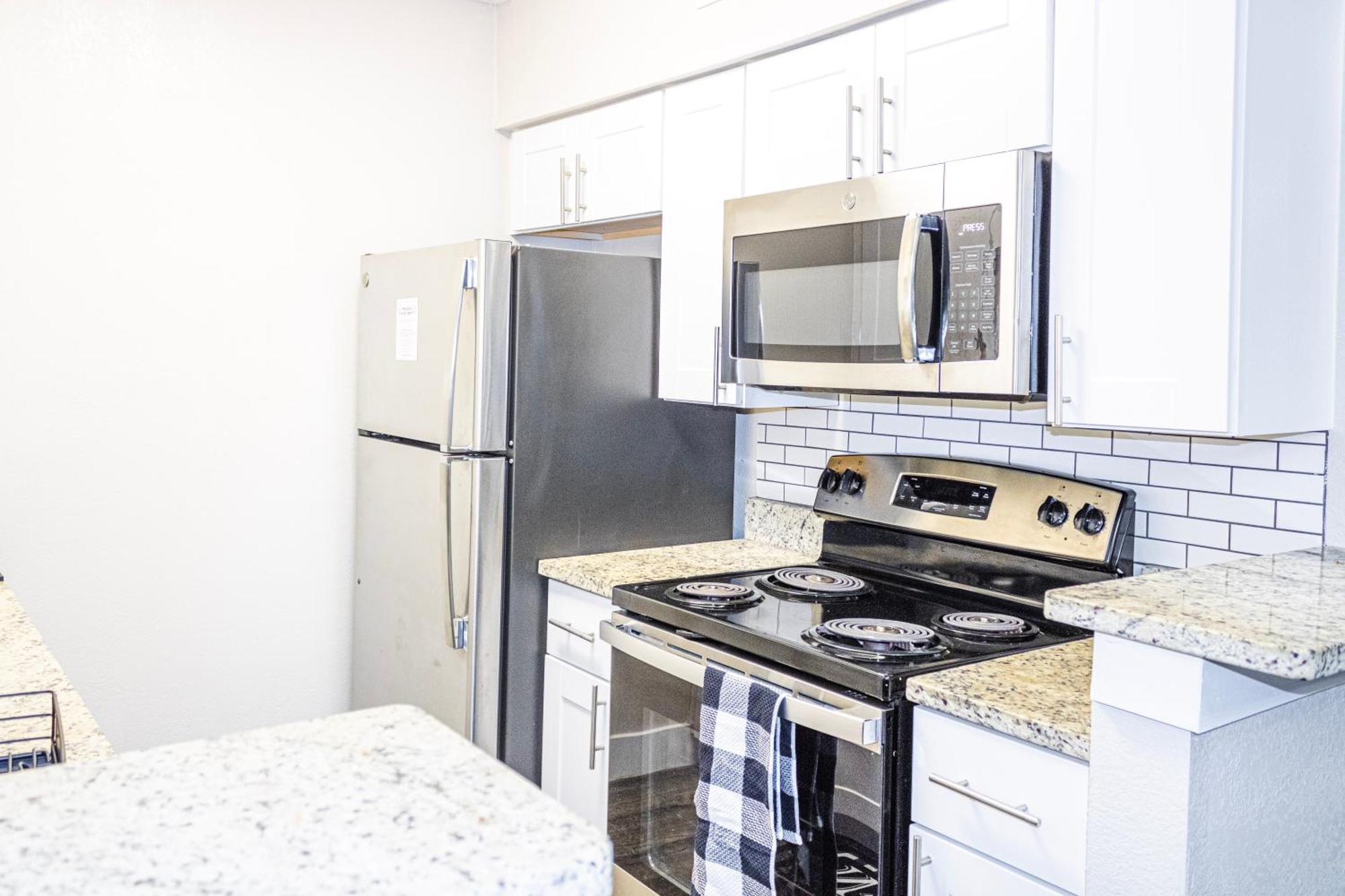 Walk To At&t Stadium , Globelife From Cozy 2bd/ba Apartment *