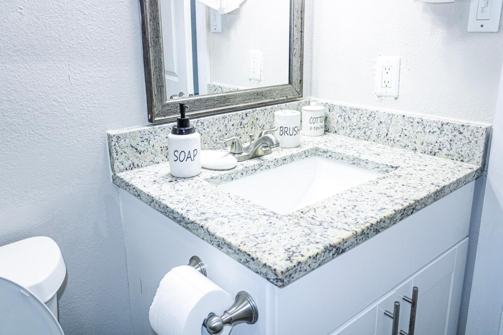 Walk To At&t Stadium , Globelife From Cozy 2bd/ba Arlington