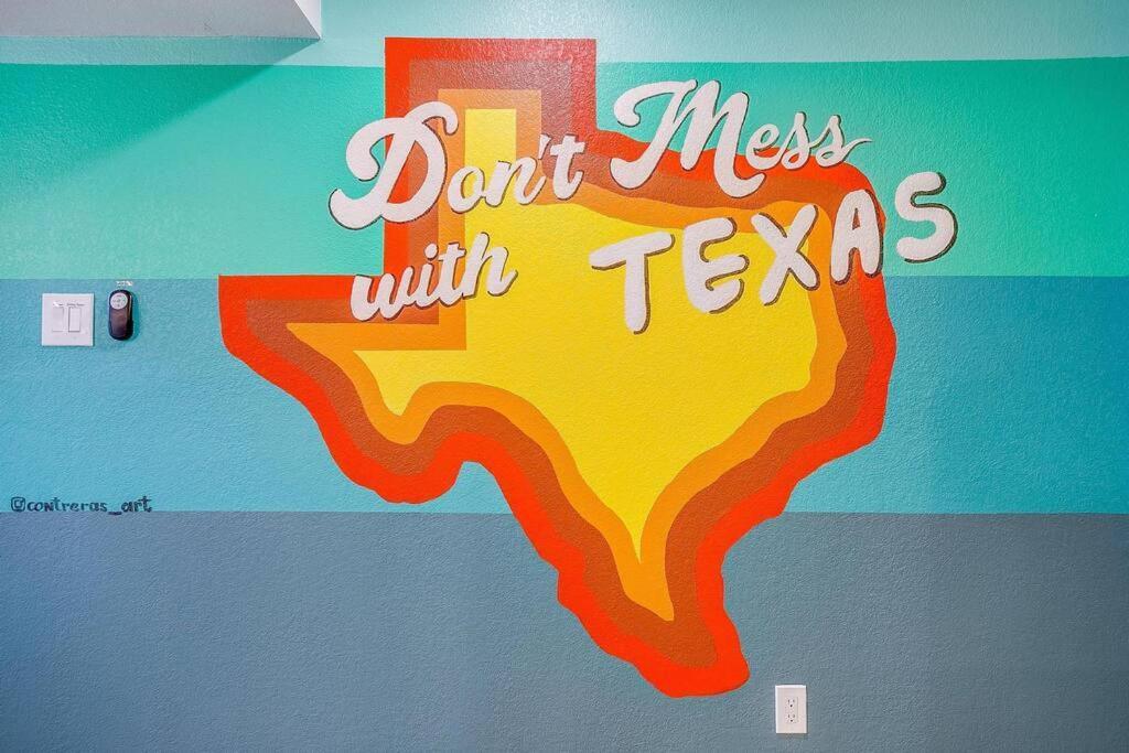 Mini Golf! Walk To At&t Stadium & Globe Life Holiday home *