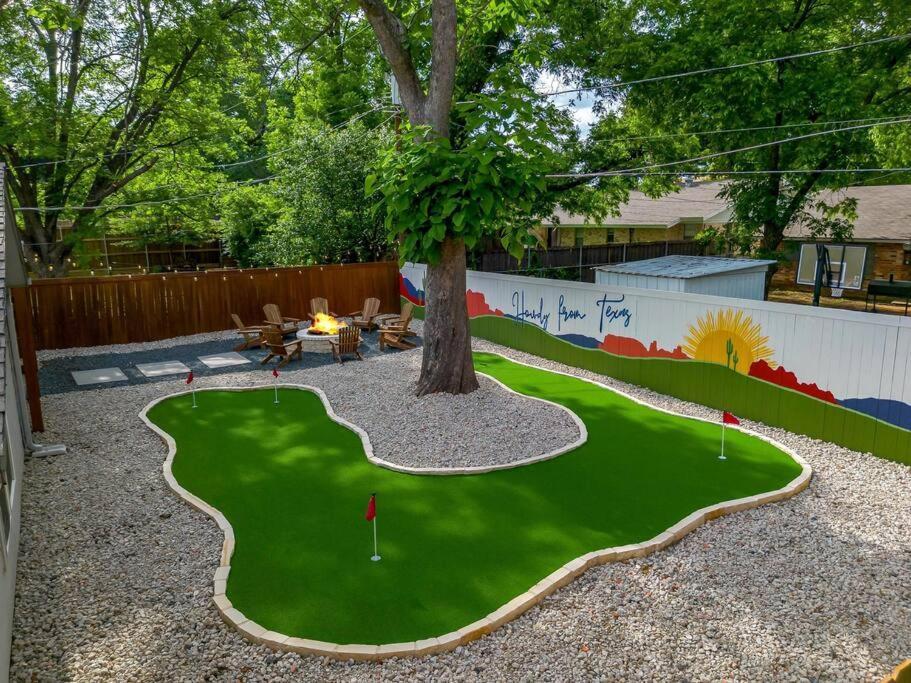 Mini Golf! Walk To At&t Stadium & Globe Life