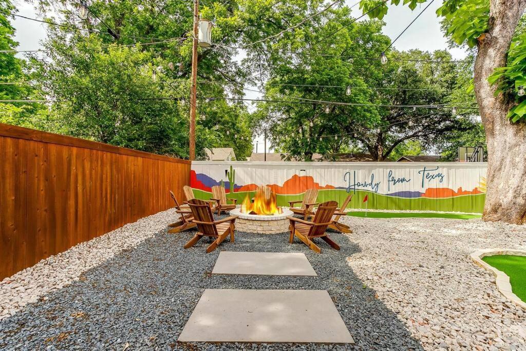 Holiday home Mini Golf! Walk To At&t Stadium & Globe Life *