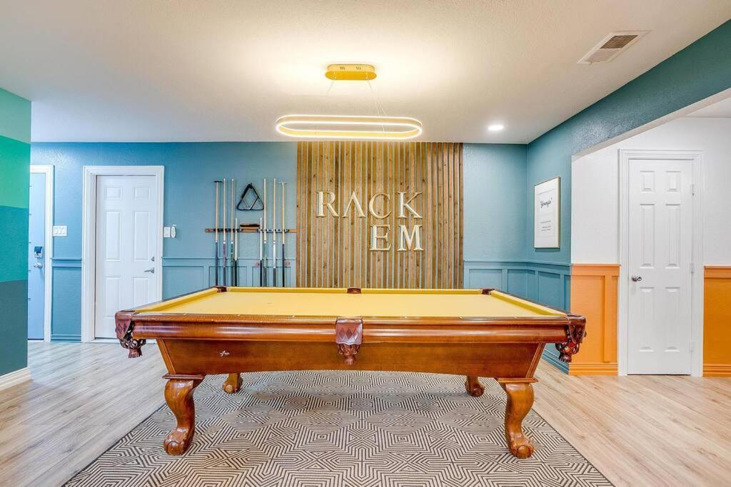 Holiday home Mini Golf! Walk To At&t Stadium & Globe Life *