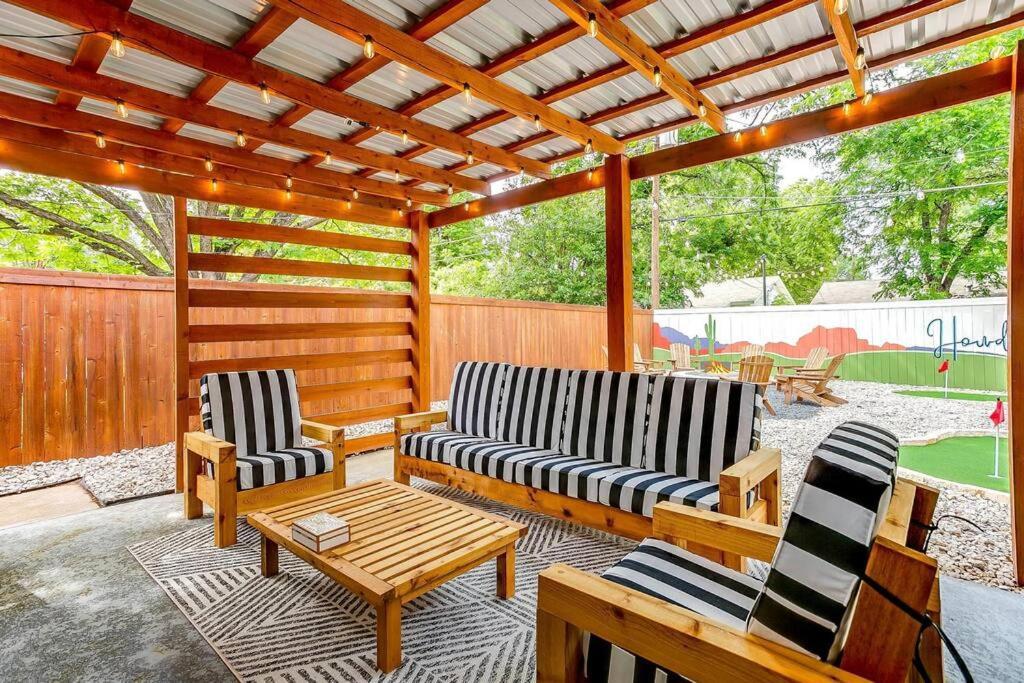 Mini Golf! Walk To At&t Stadium & Globe Life Holiday home *