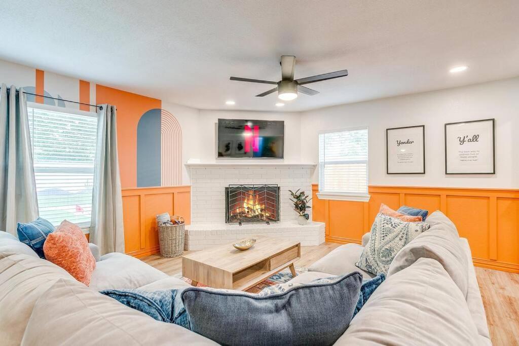 Holiday home Mini Golf! Walk To At&t Stadium & Globe Life Arlington