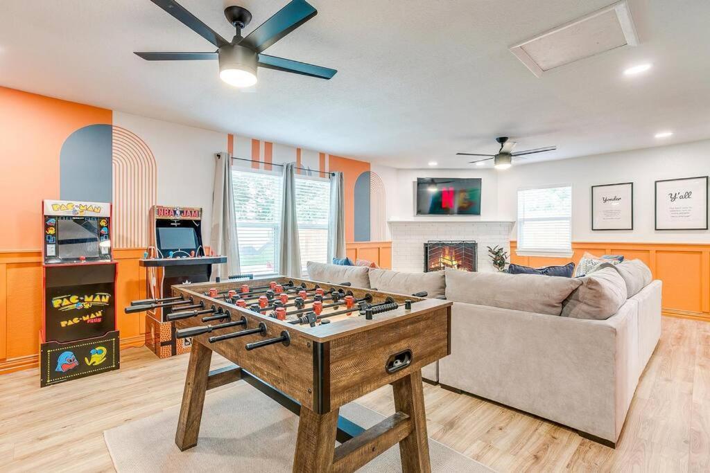 Mini Golf! Walk To At&t Stadium & Globe Life Holiday home *