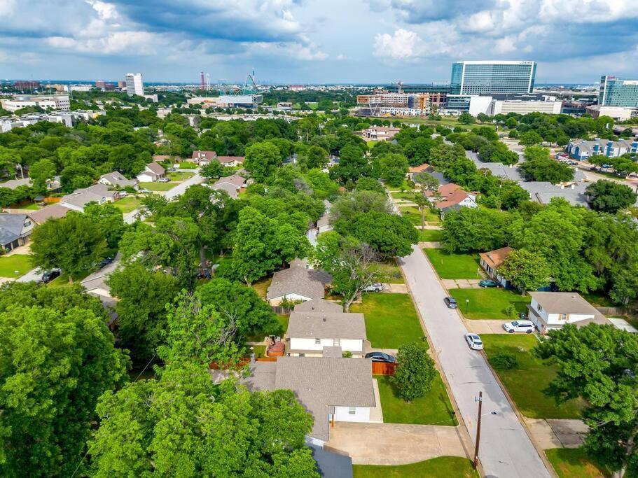 Mini Golf! Walk To At&t Stadium & Globe Life Holiday home Arlington