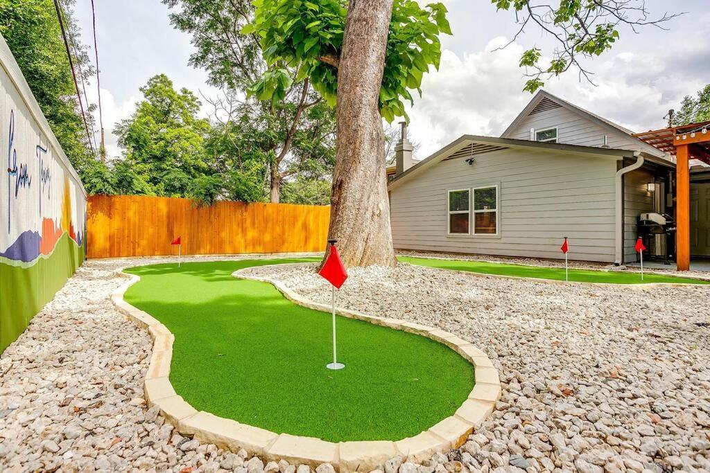 Mini Golf! Walk To At&t Stadium & Globe Life Holiday home