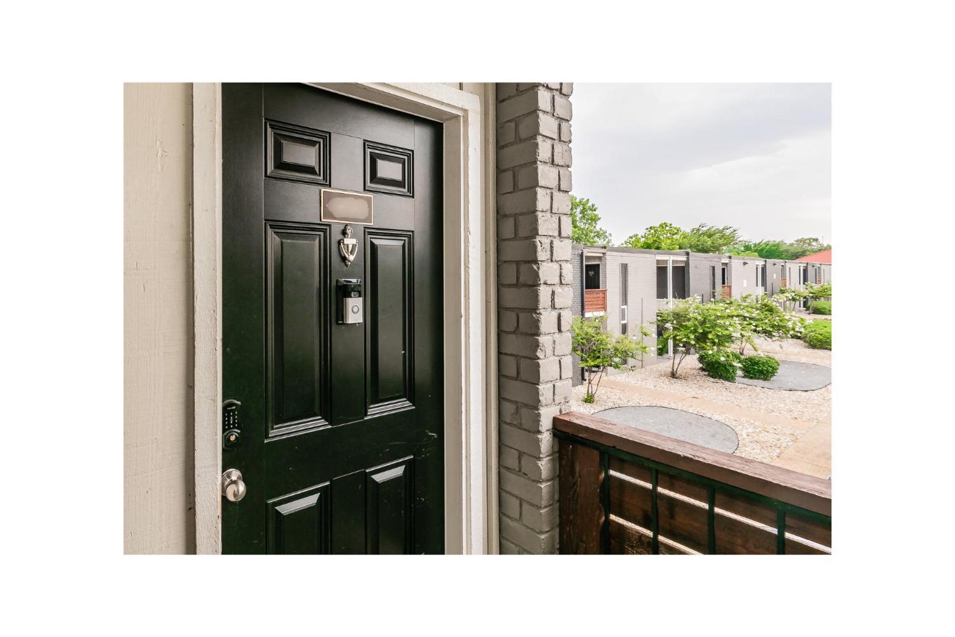 Apartment Cozy 2br - Sleeps 8 - Free Parking! *
