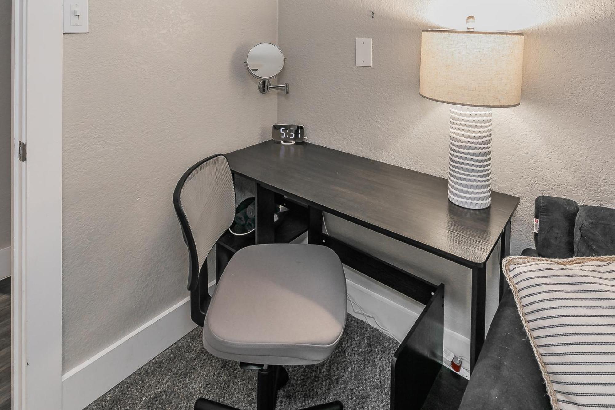 Cozy 2br - Sleeps 8 - Free Parking! Arlington